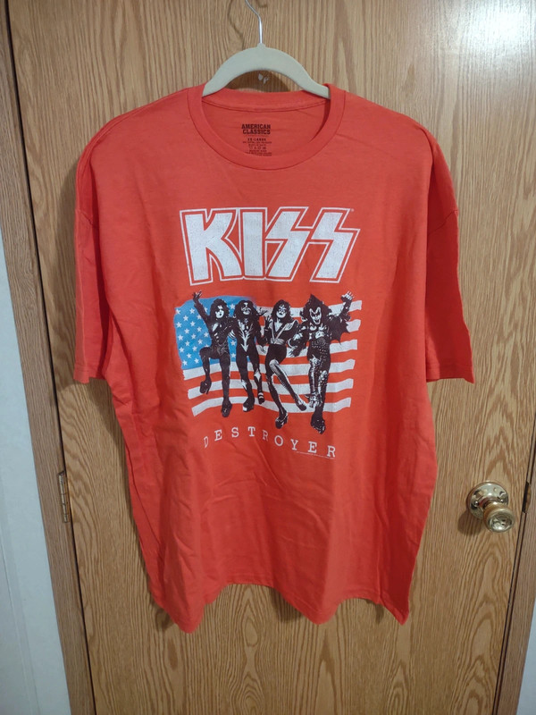 Kiss (band) T-shirt 1