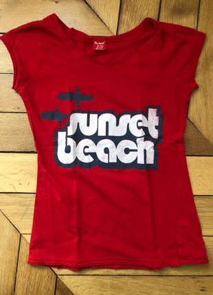 T-shirt Pre-loved, taille S (12 ans), marque: Preloved, état: Très bon état, taille: 12 ans / 152 cm, 2,00 €, 2,80 € Protection acheteurs incluse