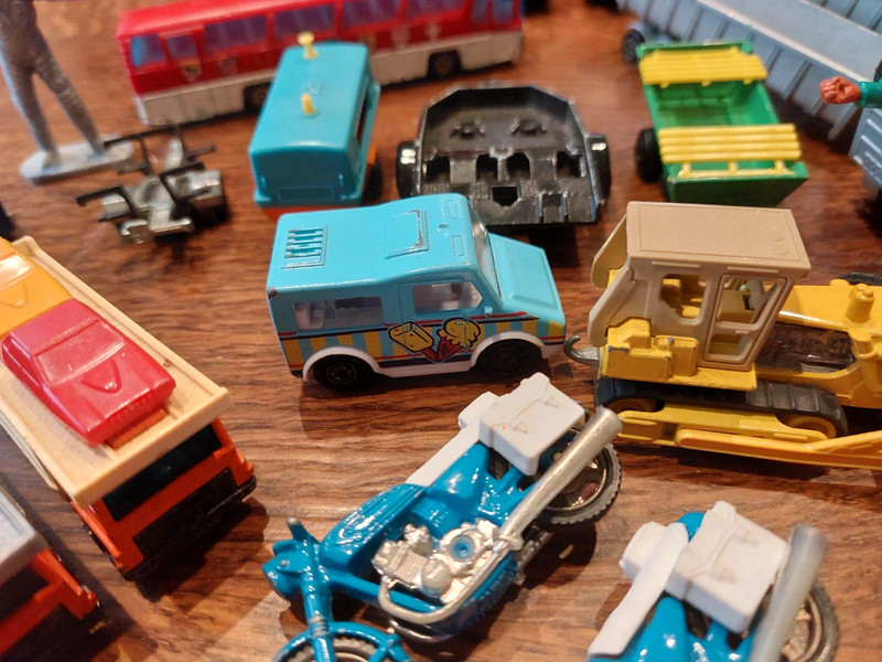 Lot jouet ancien voiture Majorette Matchbox et autres