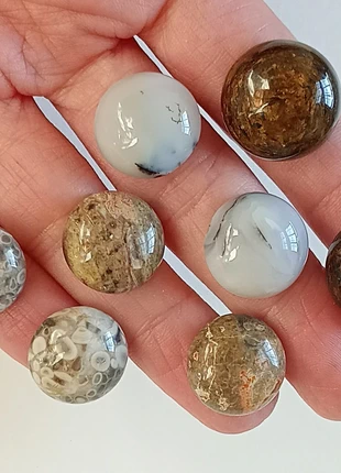 Lote 8 pedras cabochão redondos, marca: lithotherapie, estado: Novo sem etiquetas, €14.00, €15.40 inclui Proteção do Comprador