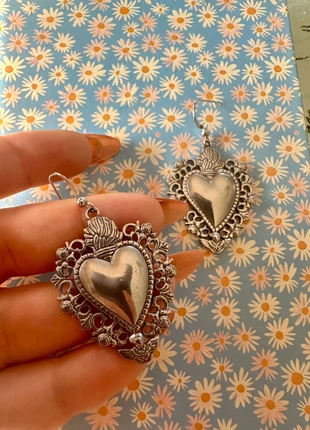 Boucle d’oreille acier inoxydable qualitatif cœur rayonnant sacré ex voto vintage argenté, marca: Vintage Dressing, estado: Muito bom, €8.50, €9.63 inclui Proteção do Comprador