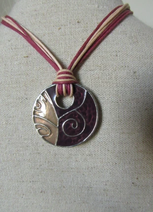 Collier hippie avec fermoir réglable, brand: Camaïeu, condition: Very good, €1.00, €1.75 includes Buyer Protection