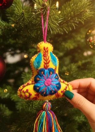 🔔 Hand-Embroidered Andean Wool Bell Ornament – Unique Rococo Stitch 🌺, marque: Fran & Fran, état: Neuf sans étiquette, 35,00 €, 37,45 € Protection acheteurs incluse