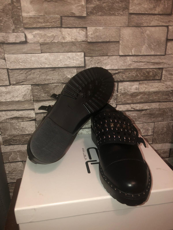 Chaussures noires cloutées 3