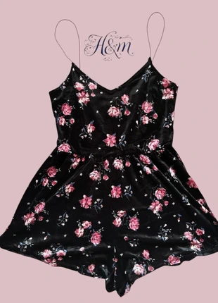 Combi-short en velours noir fleuri – H&M Divided, marque: H&M Divided, état: Très bon état, taille: L / 40 / 12, 6,00 €, 7,00 € Protection acheteurs incluse