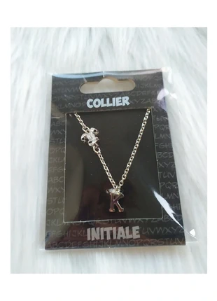 Collier Parc Astérix avec breloque Idéfix et initiale lettre K original, marca: Parc Asterix, estado: Nuevo con etiquetas, 5,00 €, 5,95 € Protección al comprador incluida