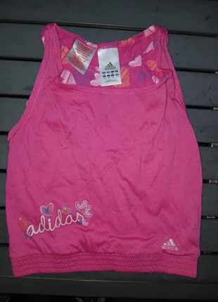 Tee shirt adidas, brand: adidas, condizioni: Ottime, taglia: 4 anni / 104 cm, €3.00, €3.85 include la Protezione acquisti