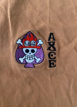 t shirt one pièce , marque: OnePiece, état: Très bon état, taille: S, 4,00 €, 4,90 € Protection acheteurs incluse