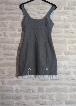 Élégante robe grise Miss Selfridge – Taille 34, marque: Miss Selfridge, état: Très bon état, taille: XS / 34 / 6, 13,00 €, 14,35 € Protection acheteurs incluse