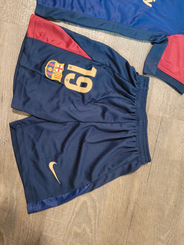 Lamine yamal Kinder trikot FC Barcelona Fußball 24/25 Trikot Set | Vinted
