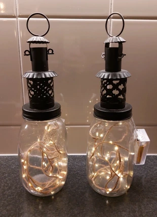 2 prachtige lantaarns met verlichting, staat: Heel goed, € 7,50, € 8,58 inclusief Kopersbescherming