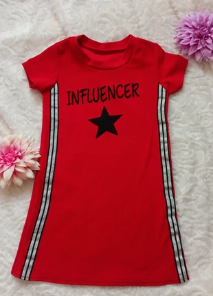 Robe rouge et paillettes "influencer" 10 ans, condition: Very good, size: 10 years / 140 cm, €7.00, €8.05 includes Buyer Protection Pro