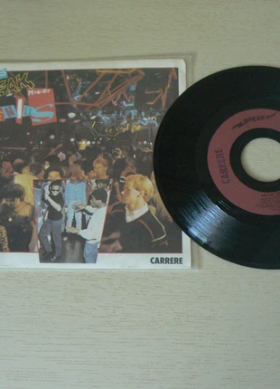 45T master genius "let's break" hi-nrg, condizioni: Ottime, €2.50, €3.33 include la Protezione acquisti Pro