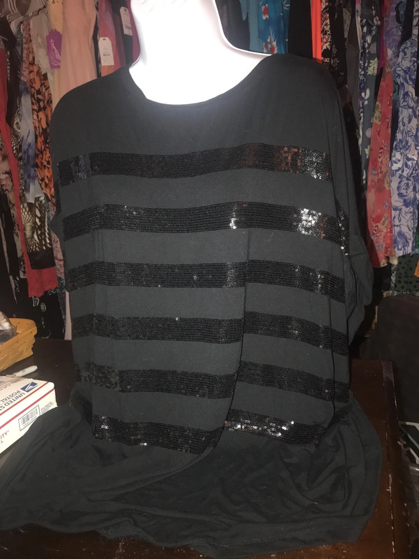 Size 22-24 Avenue SS glitter top 1