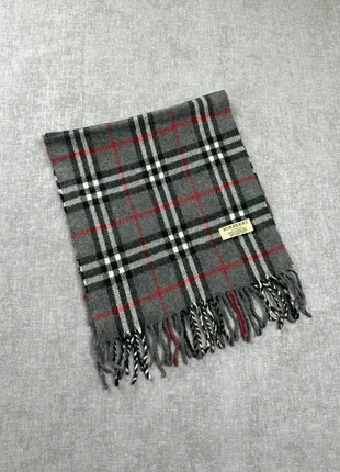 Écharpe Burberry gris, brand: Burberry, condition: Very good, €45.00, €47.95 includes Buyer Protection Pro