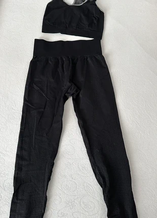 Pilates / gym / sport set, brand: H&M, condizioni: Ottime, taglia: L / IT 44 / EU 40, €10.00, €11.20 include la Protezione acquisti