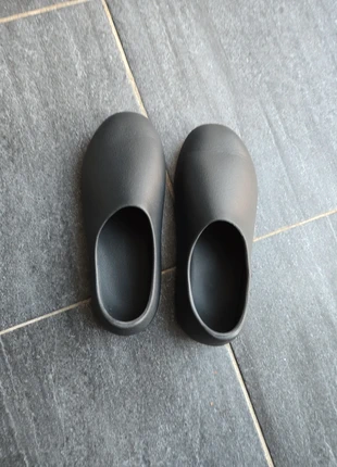 Yerzy sl01 mules, marke: Yeezy, zustand: Sehr gut, größe: 47, 55,00 €, 58,45 € inklusive Vinted-Käuferschutz