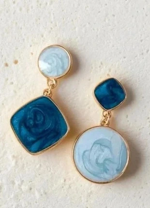 Boucles d'oreilles bleues nacrées asymétriques, marke: L'instant Bijoux, zustand: Neu, mit Etikett, 14,00 €, 15,40 € inklusive Vinted-Käuferschutz