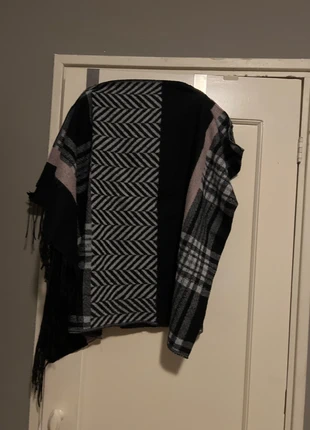 H&M large scarf, merk: H&M, staat: Goed, € 2,50, € 3,33 inclusief Kopersbescherming