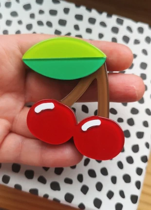Grande broche Cerises 🍒 acrylique double couche, marca: Cherry Koko, estado: Muy bueno, 10,00 €, 11,20 € Protección al comprador incluida