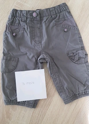 Pantalon, merk: Kitchoun, staat: Goed, maat: 1-3 maanden / 56 cm, € 1,00, € 1,75 inclusief Kopersbescherming