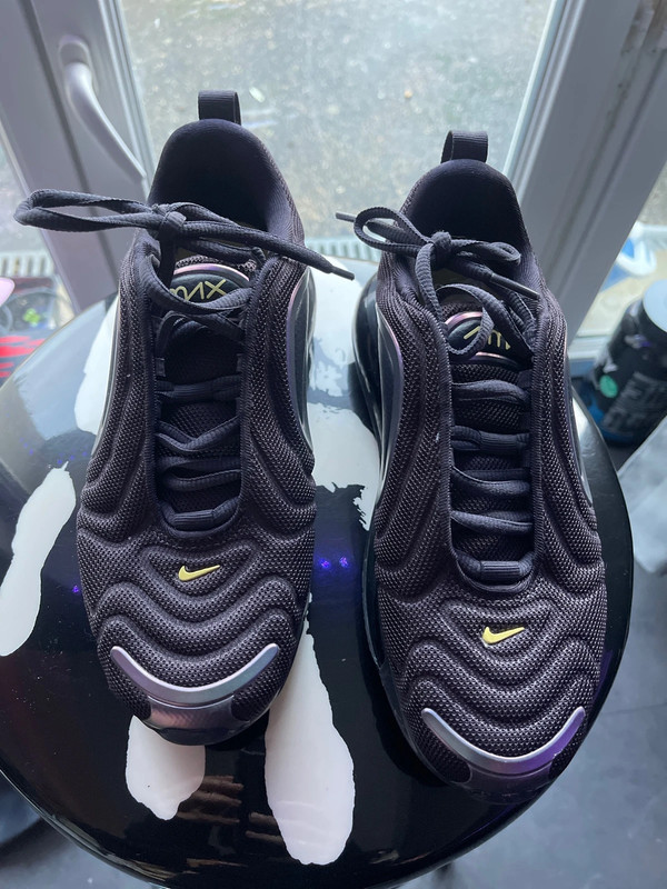 Nike air max 720 black with gold tick hot sale