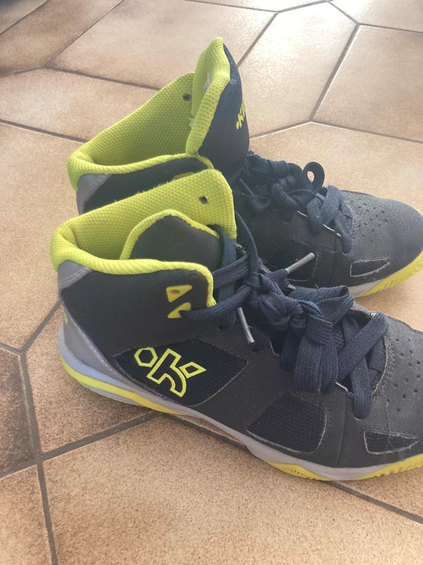 chaussures de basket d cathlon jaune et noir taille 37