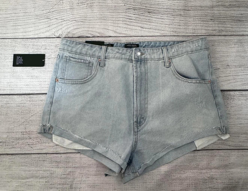 Wild Fable Highest Rise Cheeky Light Wash Shorts Women Size 14/32w