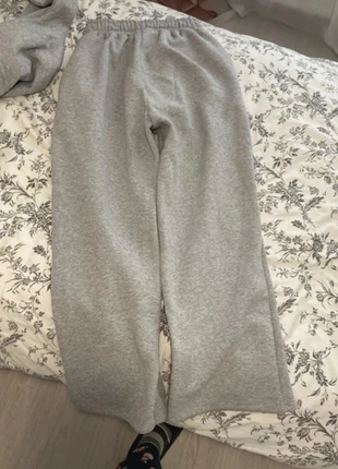 Bas large gris, marque: Boutique indépendante, état: Très bon état, taille: M / 38 / 10, 8,00 €, 9,10 € Protection acheteurs incluse