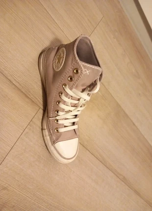 Converses parme 39.50, merk: Converse, staat: Heel goed, maat: 39.5, € 20,00, € 21,70 inclusief Kopersbescherming