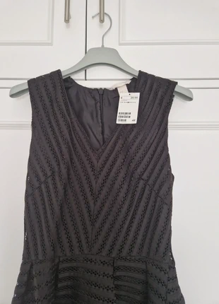 Vestido negro de encaje con escote pico, merk: H&M, staat: Nieuw met prijskaartje, maat: M / 38 / 10, € 9,99, € 11,19 inclusief Kopersbescherming