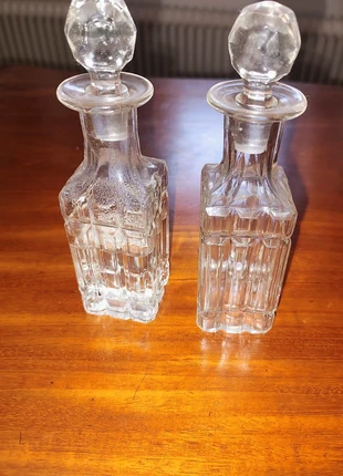 Antieke azijn en olie flesjes, merk: Antik, staat: Heel goed, € 7,50, € 8,58 inclusief Kopersbescherming