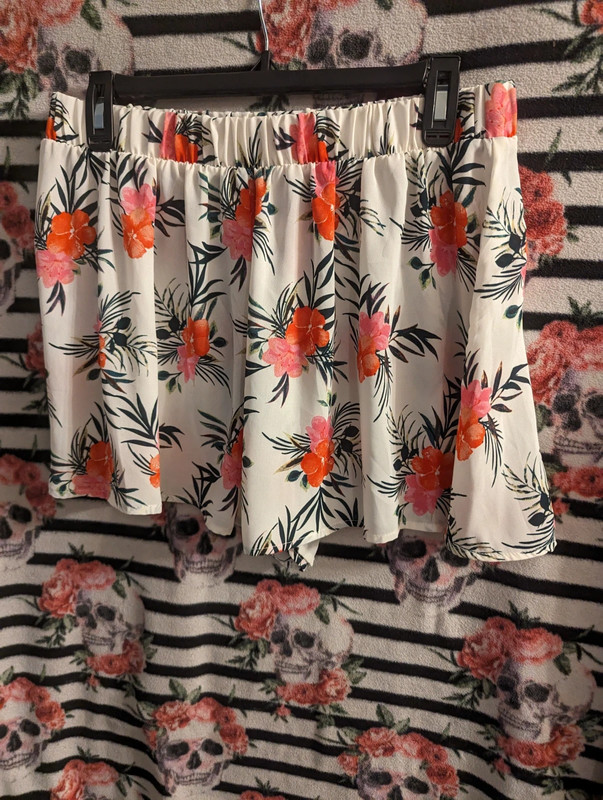 Women's floral shorts 1