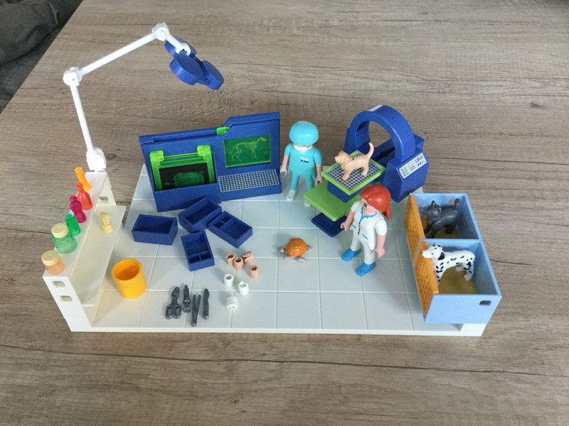 Playmobil bloc opératoire veterinaire