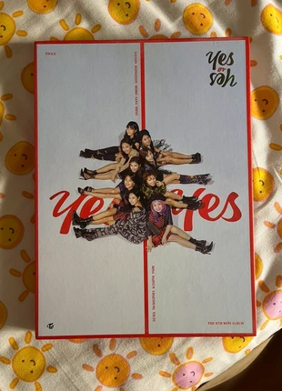Álbum Twice Yes or Yes, état: Neuf sans étiquette, 10,00 €, 11,20 € Protection acheteurs incluse