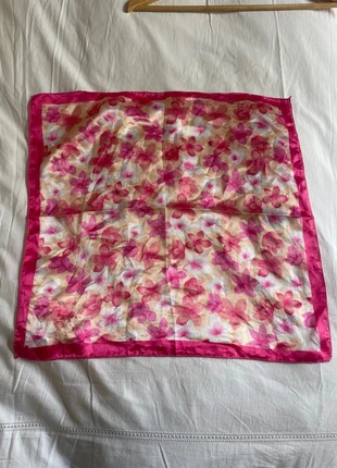 Pink floral scarf, brand: Vintage, condition: Good, €1.00, €1.75 includes Buyer Protection