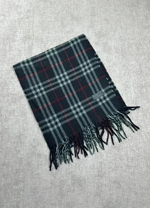 Écharpe Burberry bleu marine, marke: Burberry, zustand: Sehr gut, 45,00 €, 47,95 € beinhaltet Vinted-Käuferschutz Pro