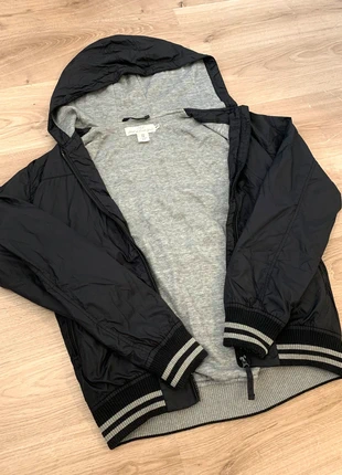 Veste coupe-vent Noir H&M - Taille M, brand: H&M, condizioni: Nuovo senza cartellino, taglia: M, €8.00, €9.10 include la Protezione acquisti