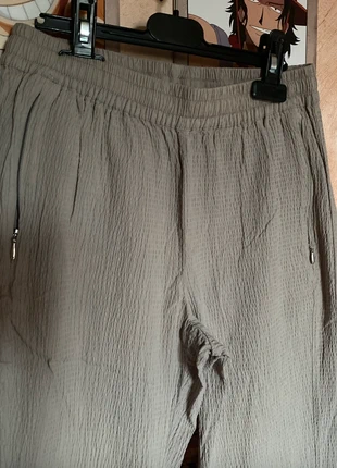 Jogging fin gris en seersucker, marke: ASOS, zustand: Sehr gut, größe: W28 | DE 44, 18,00 €, 19,60 € inklusive Vinted-Käuferschutz