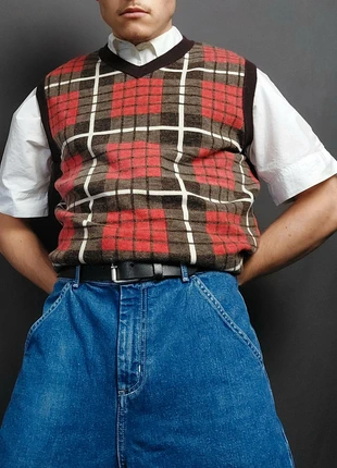 Pull / Débardeur Col V sans Manches Vintage 80s en Maille Marron / Rouge à Motifs Carreaux (S/M), marque: Vintage Dressing, état: Très bon état, taille: S, 22,00 €, 23,80 € Protection acheteurs (Pro) incluse