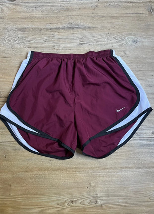 Short Nike Running Dri-Fit Violet Femme - Taille S, marque: Nike, état: Très bon état, taille: S / 36 / 8, 15,00 €, 16,45 € Protection acheteurs incluse