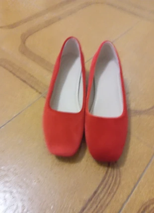 Scarpe rosse peluche, condizioni: Nuovo senza cartellino, taglia: 36, €5.00, €5.95 include la Protezione acquisti