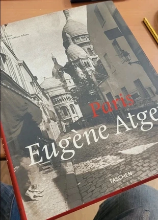 Libro Paris. Eugene Atget.Ed. Taschen, staat: Heel goed, € 15,00, € 16,45 inclusief Kopersbescherming