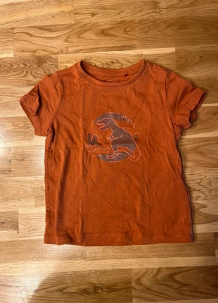 Oranje tshirt dino, marque: JBC, état: Très bon état, taille: 24-36 mois / 92 cm, 2,00 €, 2,80 € Protection acheteurs incluse