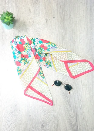 Foulard fleuri vintage, marca: Vintage, estado: Muy bueno, 4,95 €, 5,90 € Protección al comprador incluida