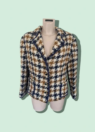 Veste en Tweed à Carreaux – Élégance Vintage et Charme Intemporel, marque: Vintage Boutique, état: Très bon état, taille: M / 38 / 10, 45,50 €, 48,48 € Protection acheteurs incluse