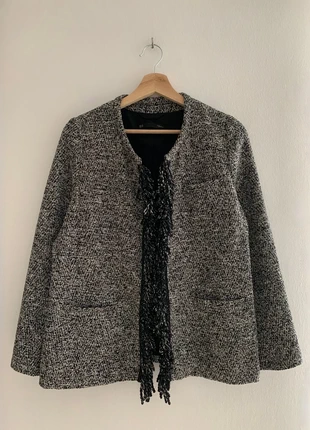 Chaqueta tweed gris con detalle de flecos Sfera, talla M., brand: Sfera, condizioni: Ottime, taglia: M / IT 42 / EU 38, €16.00, €17.50 include la Protezione acquisti