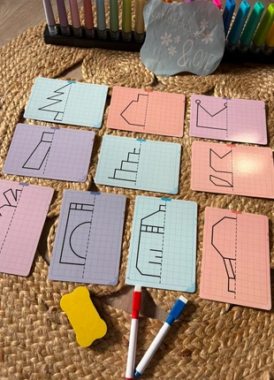 Cartes symétries, état: Très bon état, taille: 6 ans / 116 cm, 5,00 €, 5,95 € Protection acheteurs (Pro) incluse