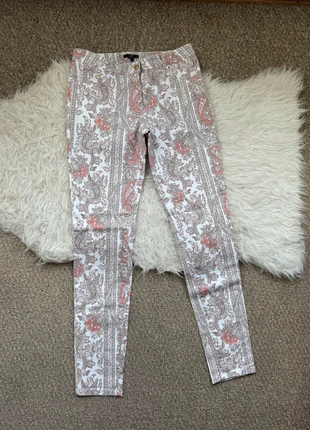 H&M White & Coral Printed Skinny Trousers, brand: H&M, condition: Very good, size: L / 40 / 12, €5.00, €5.95 includes Buyer Protection