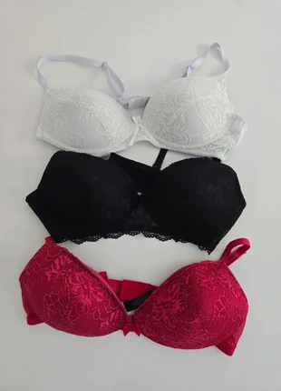 Lot de 3 soutien gorge, staat: Heel goed, maat: 80C, € 6,00, € 7,00 inclusief Kopersbescherming